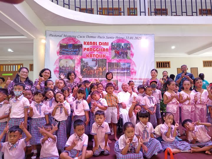 KEGIATAN BERSAMA ROMO SEPUH (TK INDIRYASANA III)